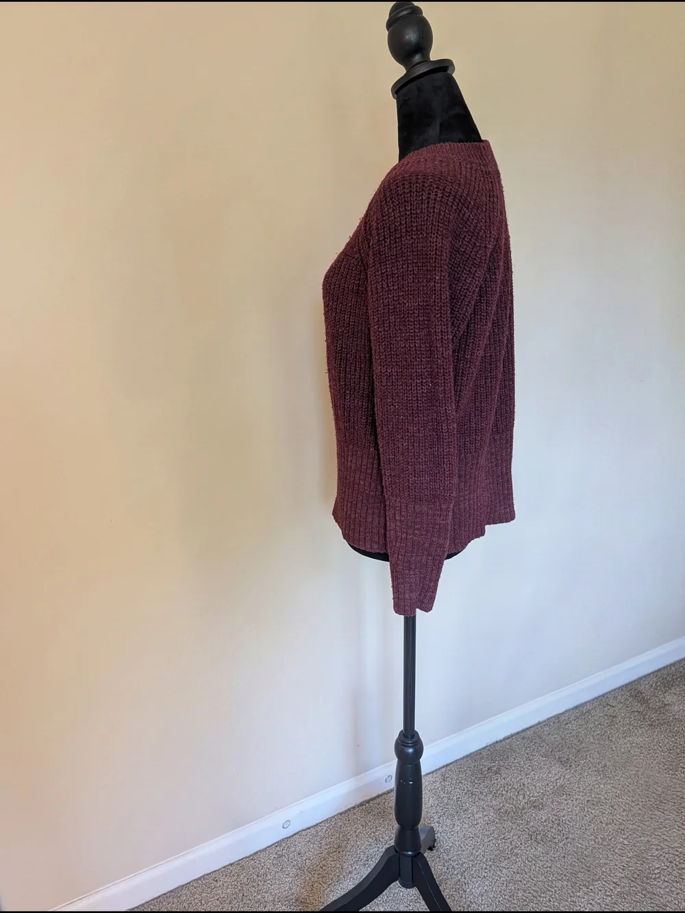 Classic Ribbed Crewneck Sweater in Burgundy